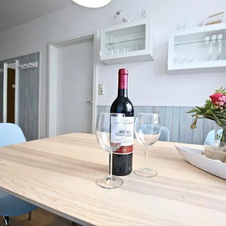 Haus Nautica - 215 شقة